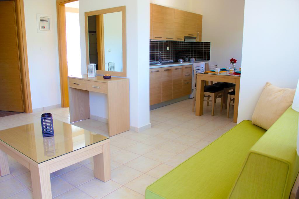 Olive Tree Apartments Fourka Oda fotoğraf